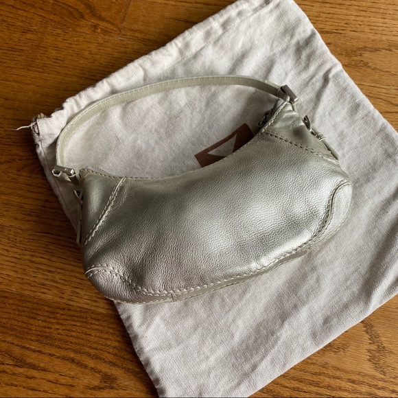 RARE Michael Kors Leather Brook like Demi Bag in Silver - Picture 3 of 5